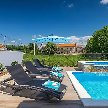 Imela Сasa de vacaciones *